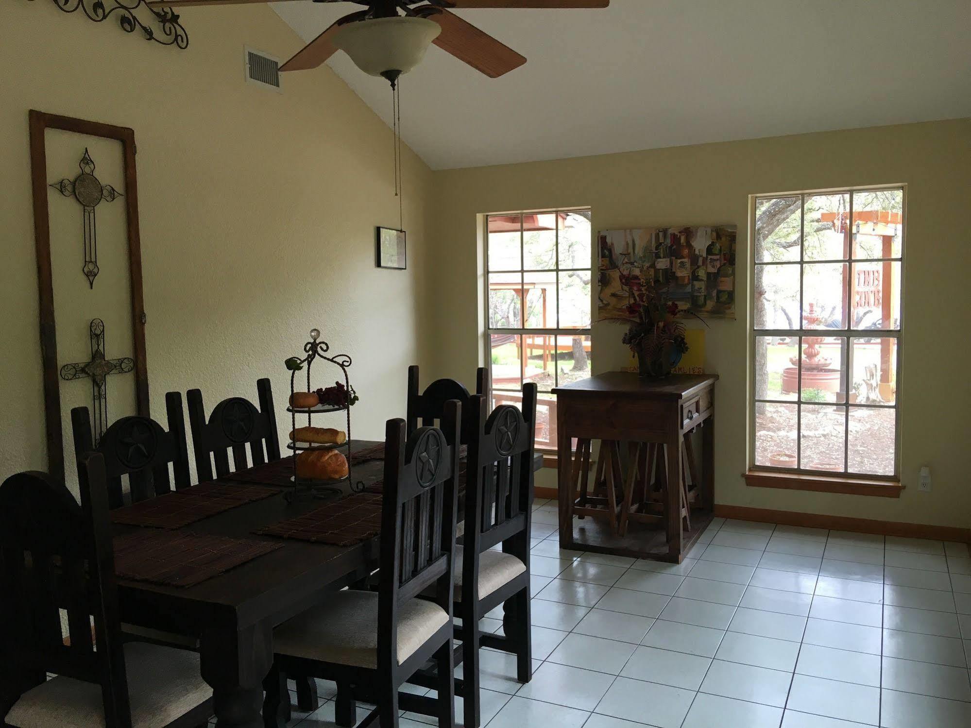 The Cove Bnb Hudson Bend Eksteriør billede